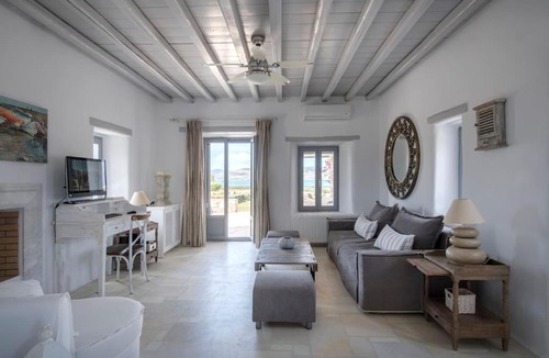 Paros House | Sunray Pounta Paros Beachfront Villa near Kitesurf