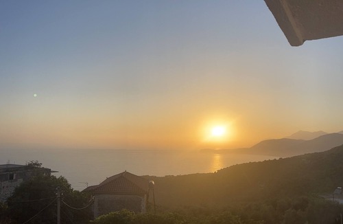 Piqeras Apartment | Sunset Apartment