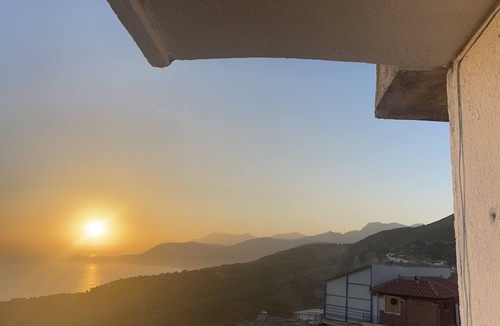 Piqeras Apartment | Sunset Apartment
