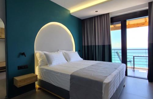 Qeparo House | Sunset Boulevard Beach Hotel