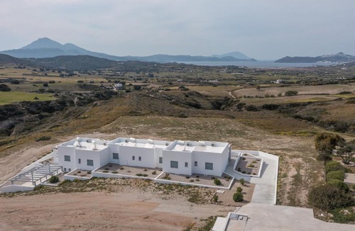 Milos House | Sunset Village 3