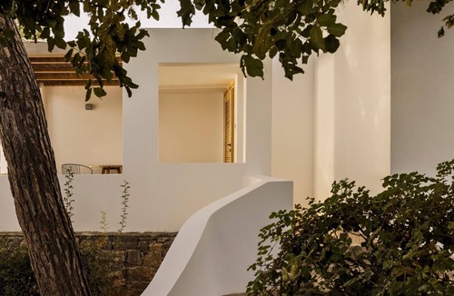 Agios Nikolaos Town Villa | Superb Crete Hotel | Bungalow Natura | Modern Furnishing