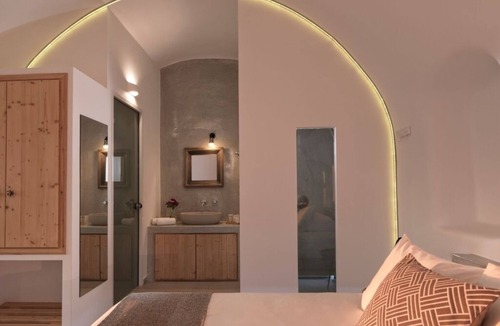 Oia Hotel | Superior Villa with Plunge Pool and Sea View