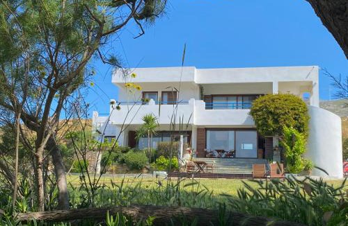 Karystos House | Svolis Beachhouse - Villa Set in a Beautiful Bay
