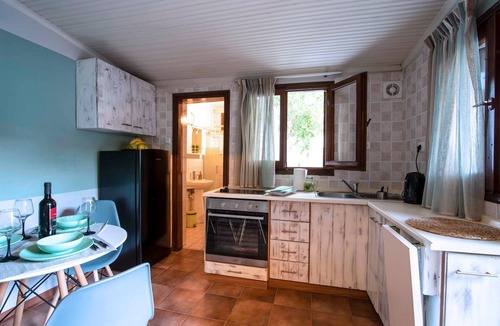 Volos City Centre Apartment | Sweet Home Country House with Private Terrace, Wi-Fi, and Air Conditioning