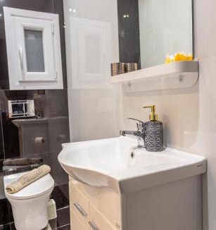 Pangrati Apartment | Sweet Pagrati Suite!