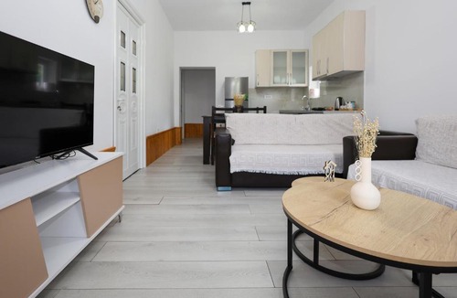Berat Apartment | Swimming Pool - Enmar Apartment Berat