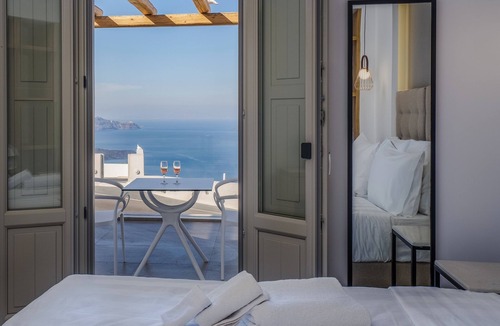 Santorini House | Symphony Suites