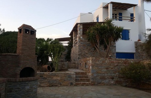 Kini Apartment | Syros Apartments Suites Chryssonisos Kini