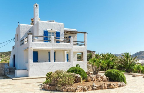 Kini Apartment | Syros Apartments Suites Chryssonisos Kini