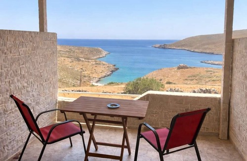 Omales Condo | Tainaros Rooms - Beachfront Summer Getaway