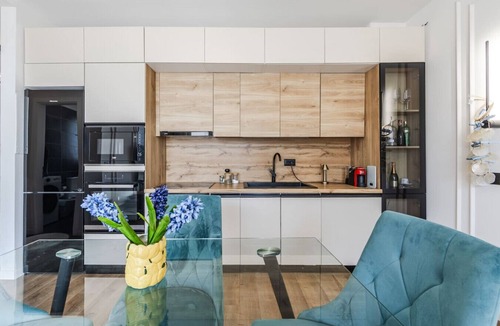 Sakës Apartment | Talea Elegant Escape Apartment by PikHost