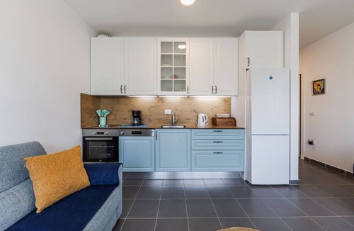 Sakës Apartment | Talea Sun & Sea Haven | 1BR Apartment by PikHost