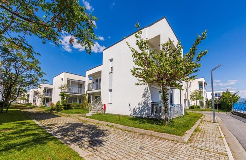 Sakës Apartment | Talea Sun & Sea Haven 1BR Apartment by PikHost