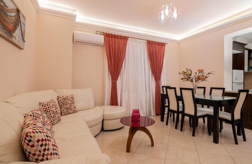 Kalpaki Apartment | Taso's Modern House!