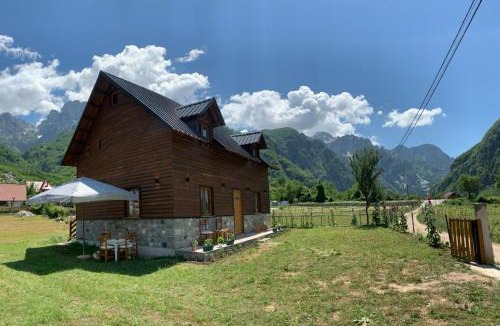 Theth House | Te Sofra