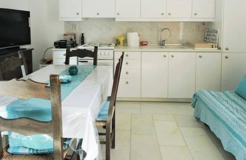 Naxos House | Teal Blue Serenity, Cycladic house in Pirgaki. Minutes from the beach!