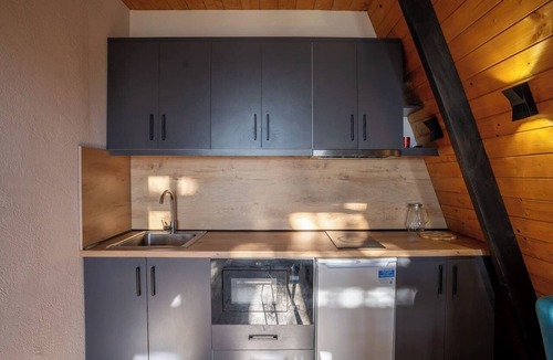 Elbasan Cabin | Teal Retreat | The Golden Cabins by PikHost