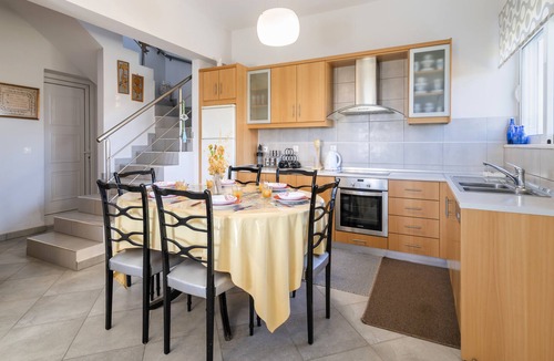Gennadi Villa | Teo and Mary Villa - 5 min from the beach!