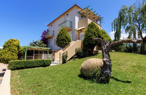 Agrilos Apartment | Terpsi Studio 3 - Kyparissia Garden Retreat