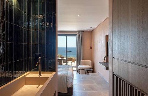 Svoronata Hotel | Tetra Retreat