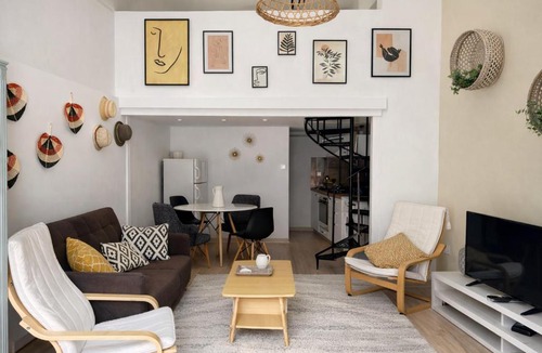 Ampelokipoi Apartment | Tetrapoleous Loft