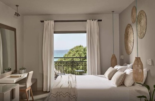 Vasilikos Hotel | The Bay