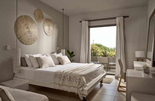 Vasilikos Hotel | The Bay