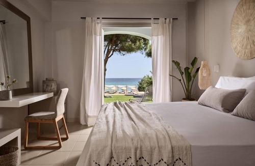 Vasilikos Hotel | The Bay