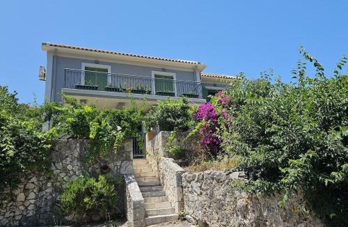 Makriotika Villa | The Blooming House