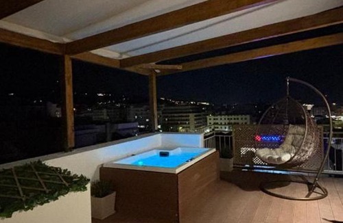 Zavlani Apartment | The Boheme Loft - Heated Jacuzzi and Sea View