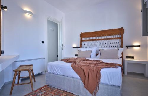 Naousa Villa | The bright and elegant Villa Akira