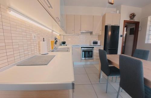 Spata-Artemida House | The Bright Villa