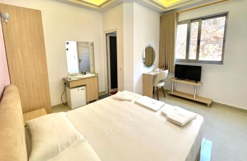 Qafe e Gjashtes Hotel | The City Gate Hotel