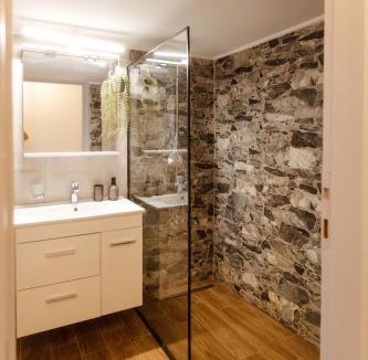 Alimos Apartment | The Hidden Muse 3BD Free Parking