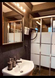 Veroia Apartment | The Leaf room