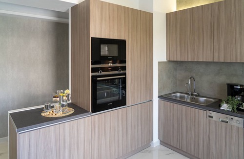 Palaio Faliro Apartment | The Lop Athens Holiday Luxury Suites