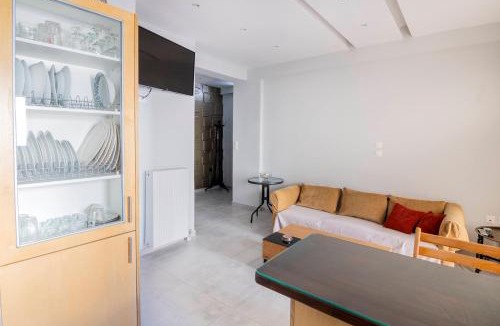 Nea Smirni Apartment | The "Maze" by CK&G