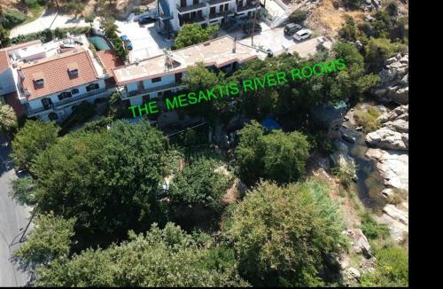 Gialiskari Apartment | The Mesaktis River Rooms