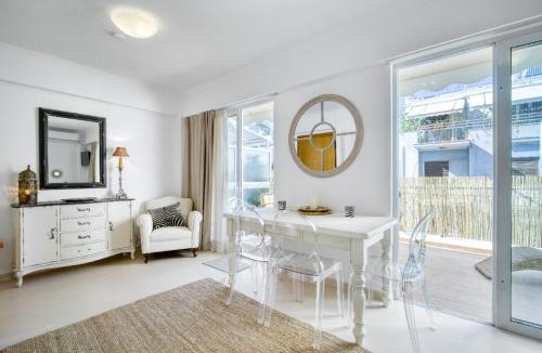 Neapoli Apartment | The Mirror Apartment with Large Sunny Balcony