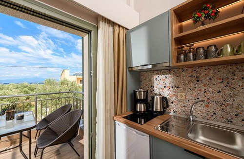 Megalos Prinos Hotel | The Olive Land