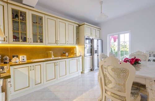 Qerek Villa | The Secret Garden Villa