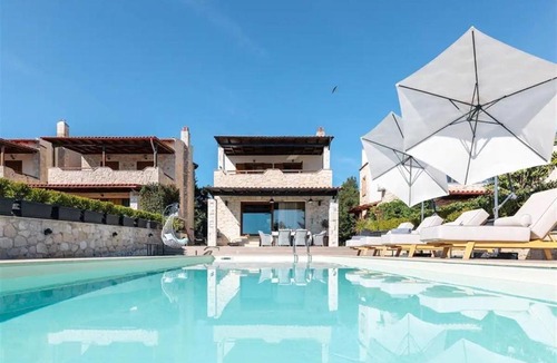 Afytos Villa | The Stone of Zeus Villa Afitos 4 bedrooms 14 guests
