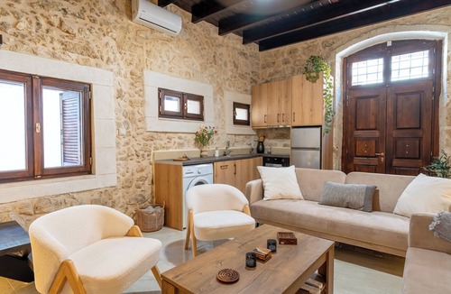 Old Town Rethymnon Apartment | The Storybook Maisonette