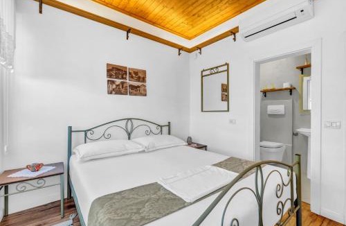 Berat Bed & Breakfast | The Well House - UNESCO