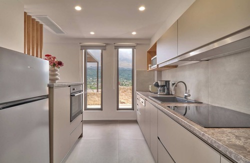 Souda Villa | Thearia Villa I – seaview, private heated pool & jacuzzi