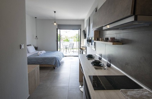Nea Iraklia Apartment | TheaSea Luxury Suites- Studio 1