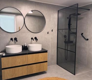 Koinira House | Theon Prive House