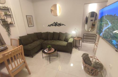 Agia Varvara Apartment | Theonisxenia Luxury Apt at Metro M3