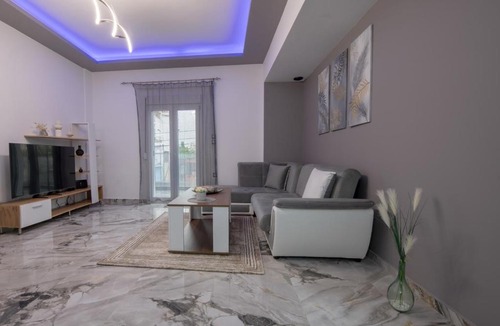 Ampelokipoi-Menemeni Apartment | Thessaloniki Luxe Suite, Achilles' Private Getaway